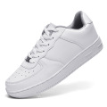 Fabricante de zapatillas Último deporte Sport Breathable Leather Made White Flat Sneakers Black Casual Shoes Men and Women